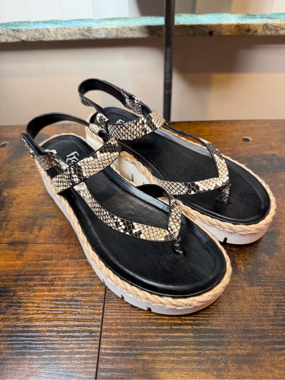 Franco Sarto Jinxy Platform Gladiator Sandals 
natural snakeskin print Size 6.5